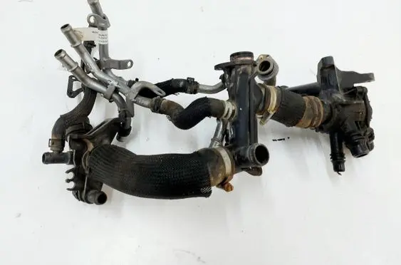 Engine coolant pipe/hose