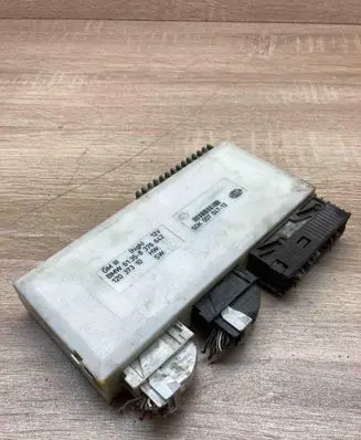 BMW 5 E39 Comfort/convenience module 8376642 5DK00704713
