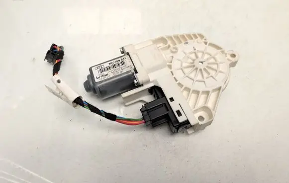 Skoda Superb B6 (3T) Rear door window regulator motor 8K0959811 966608100 3T0971387