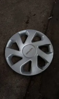 Dacia Sandero R16 wheel hub/cap/trim 403157310r