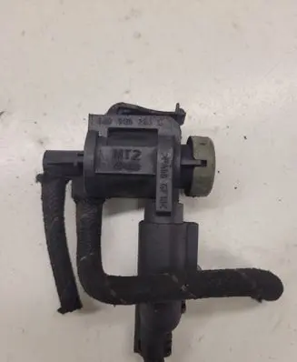 Volkswagen Golf IV Turbo solenoid valve 1J0906283C