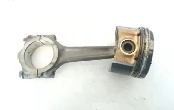 Fiat Grande Punto Piston with connecting rod
