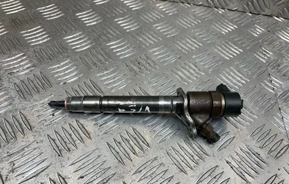 Volvo V50 Fuel injector 30750283