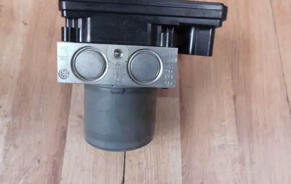 Hyundai Tucson TL ABS Pump 58920D7510 BE6003Y100
