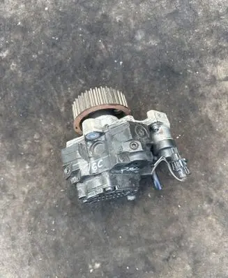 Chrysler Grand Voyager IV Fuel injection high pressure pump