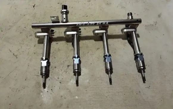 Volvo XC60 Fuel main line pipe 31478396
