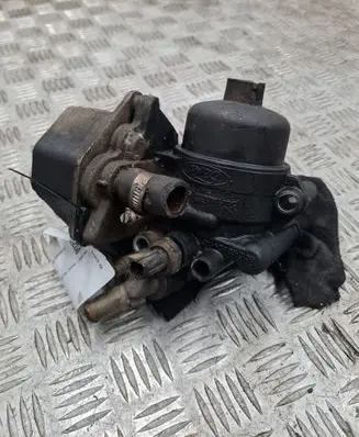 Oil filter mounting bracket