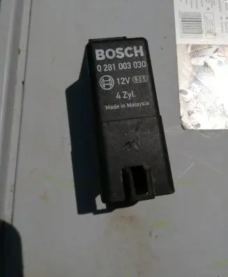 Honda Civic Glow plug pre-heat relay 0281003030