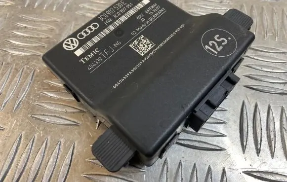 Volkswagen PASSAT B6 Gateway control module 3C0907530E 404339 3C0907951