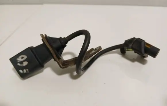 BMW 5 E60 E61 Crankshaft position sensor 0281002477