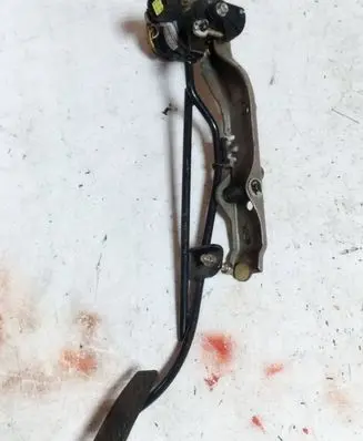 KIA Carens I Accelerator throttle pedal 0281002470 3519027000 282300189