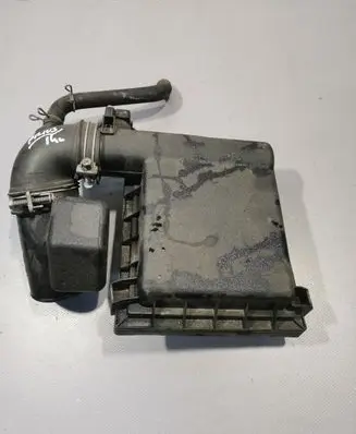 Toyota Prius (XW30) Air filter box cover 