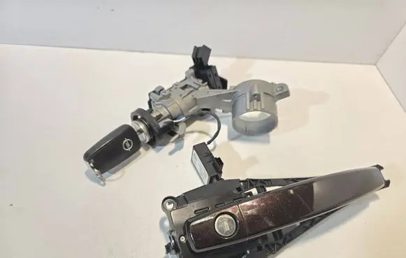 Opel Cascada Ignition lock 13383062 23276089
