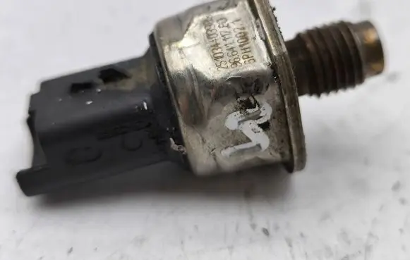 Fuel pressure sensor