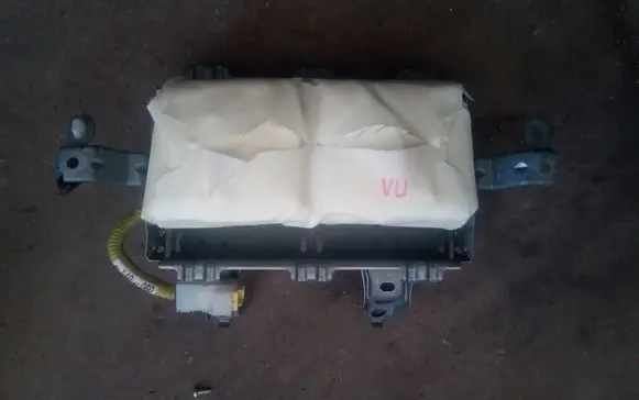 Toyota Prius (XW30) Passenger airbag