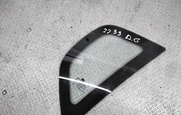 Opel Astra H Rear vent window glass 