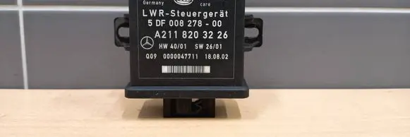 Mercedes-Benz E W211 Light module LCM A2118203226