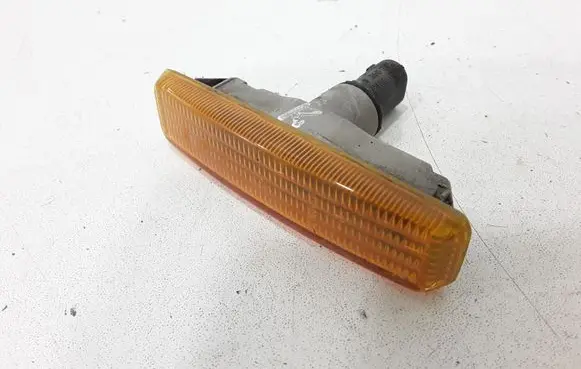 BMW 5 E39 Front fender indicator light 8360589 8360205