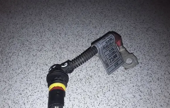 BMW 3 E46 Glow plug wires 7787578 7787577