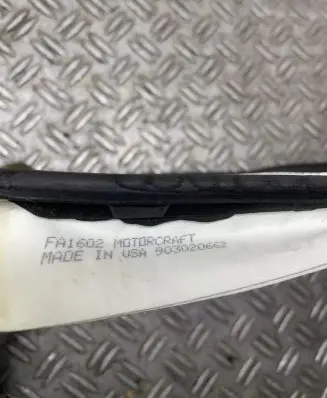 Lincoln Mark VIII Air filter 