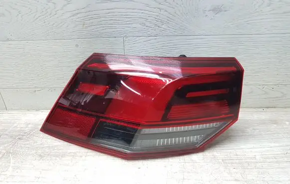 Volkswagen Golf VIII Rear/tail lights 5H0945095C