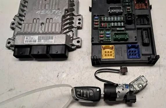 Engine ECU kit and lock set