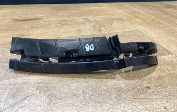 Audi A6 S6 C6 4F Front bumper mounting bracket 8R0807277C