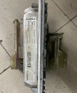 Volvo V70 Engine control unit/module