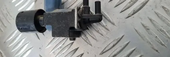 Ford Ranger Valve vacuum 