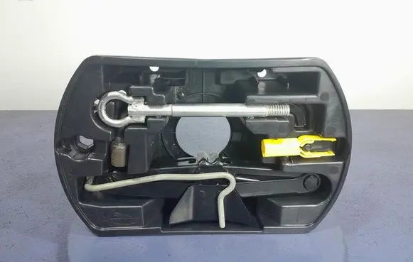 Peugeot 308 Trunk/boot lower side trim panel 9805820580