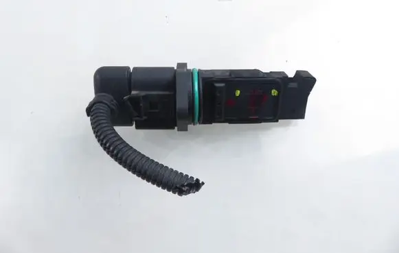 Skoda Fabia Mk1 (6Y) Mass air flow meter F00C2G2055