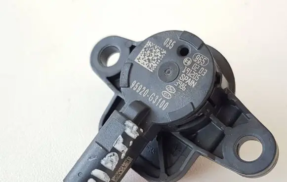 Hyundai i30 Airbag deployment crash/impact sensor 95920G3100 3986 191205