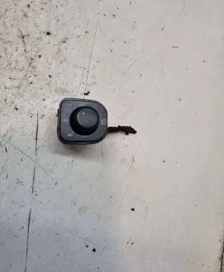 Volkswagen PASSAT B6 Wing mirror switch 1K0959565H 221601S