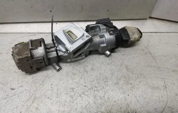 Ford Focus C-MAX Ignition lock 3M513F880AC