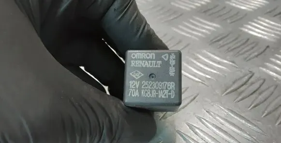Renault Latitude (L70) Other relay 252309176R