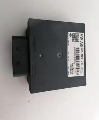 Volkswagen Golf VI Power management control unit 3AA919041A