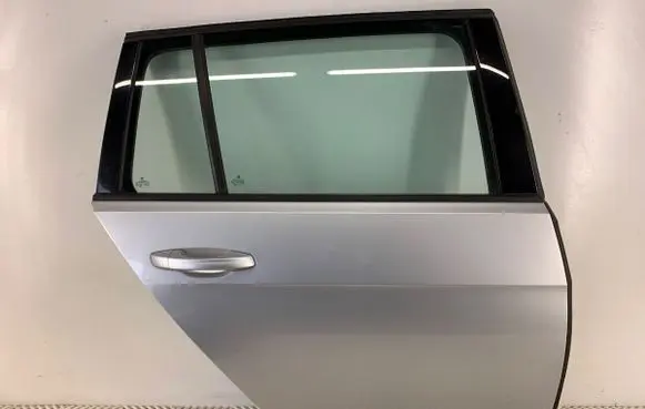 Volkswagen Golf VII Rear door 