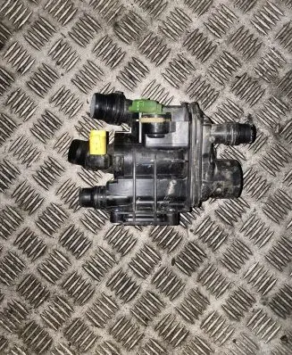 Thermostat/thermostat housing