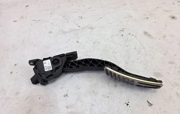 Maserati Ghibli Accelerator throttle pedal 04861715AD