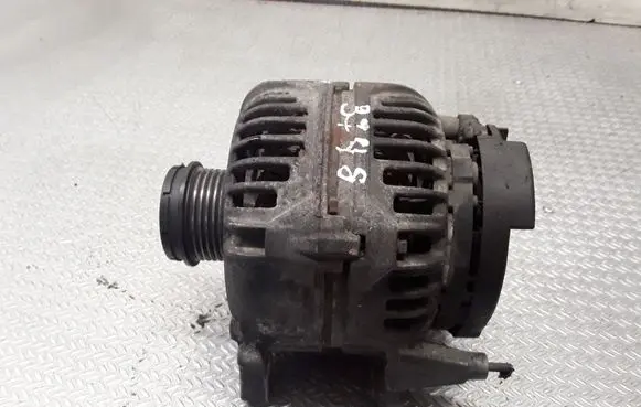 Audi A4 S4 B5 8D Generator/alternator 028903029B