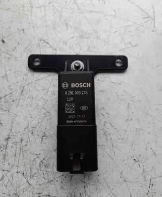 Iveco Daily 6th gen Glow plug pre-heat relay 5802823927 0281003248