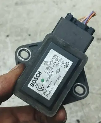 Renault Scenic II - Grand scenic II ESP acceleration yaw rate sensor 0265005259 8200074266 0029631
