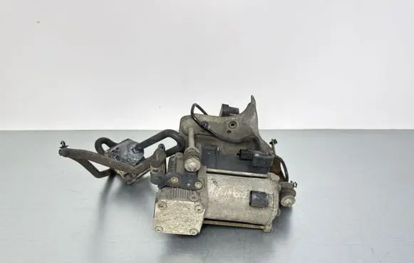 Mercedes-Benz S W222 Air suspension compressor/pump A0993200104