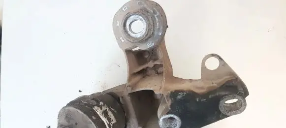 Volkswagen PASSAT B5 Engine mounting bracket 4b0199351b