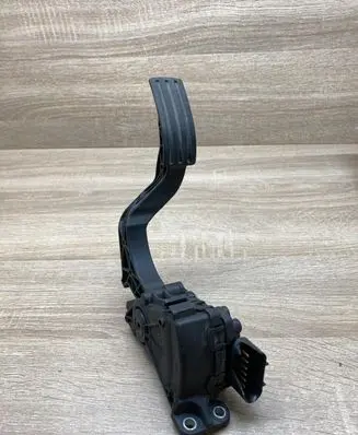 Ford Fiesta Accelerator throttle pedal 2S619F836AA 9PV008567