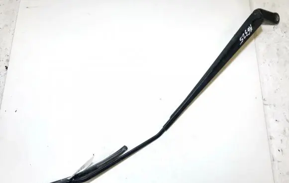 Peugeot 206 Front wiper blade arm