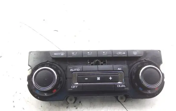 Skoda Octavia Mk2 (1Z) Climate control unit 3T0907044