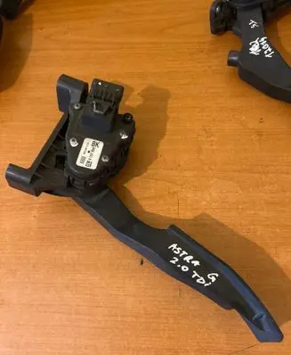 Opel Astra G Accelerator throttle pedal 6PV00811200 9157998
