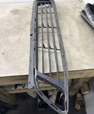 BMW 2 F45 Front bumper lower grill 7391587 5111