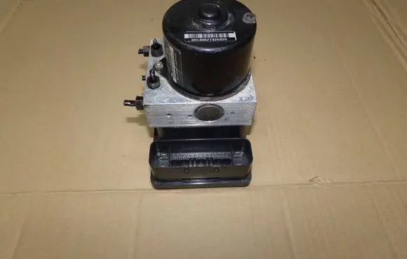 Volkswagen Polo III 6N 6N2 6NF ABS Pump 6Q0614117H